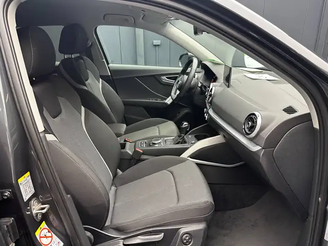 Audi Q2 view 10