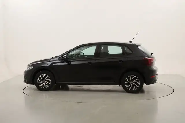 Volkswagen Polo view 2