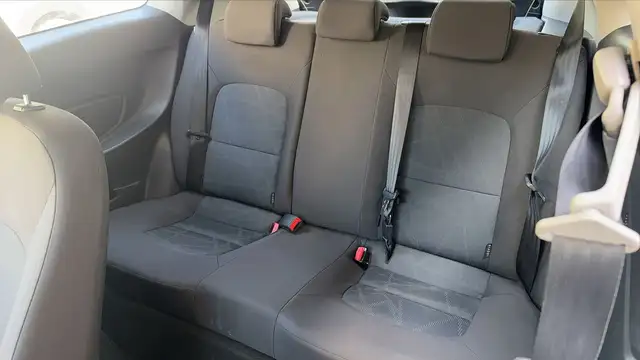 Kia Rio view 9