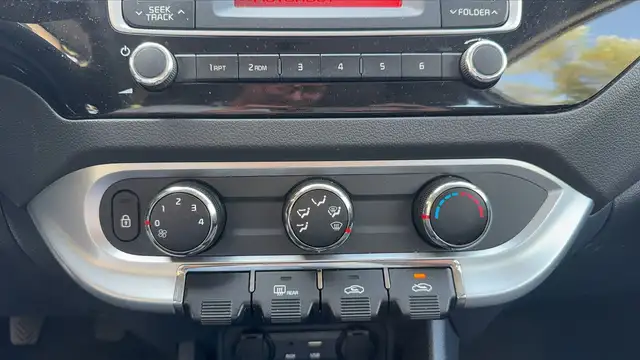 Kia Rio view 13