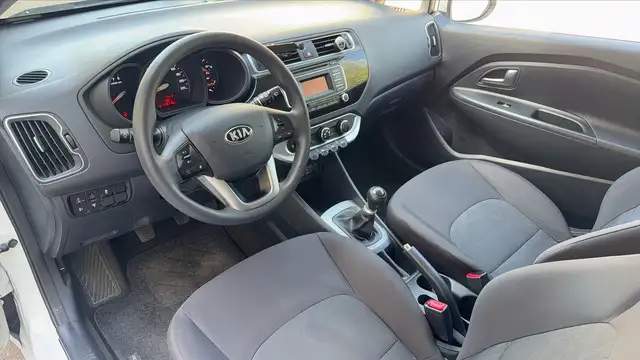 Kia Rio view 8