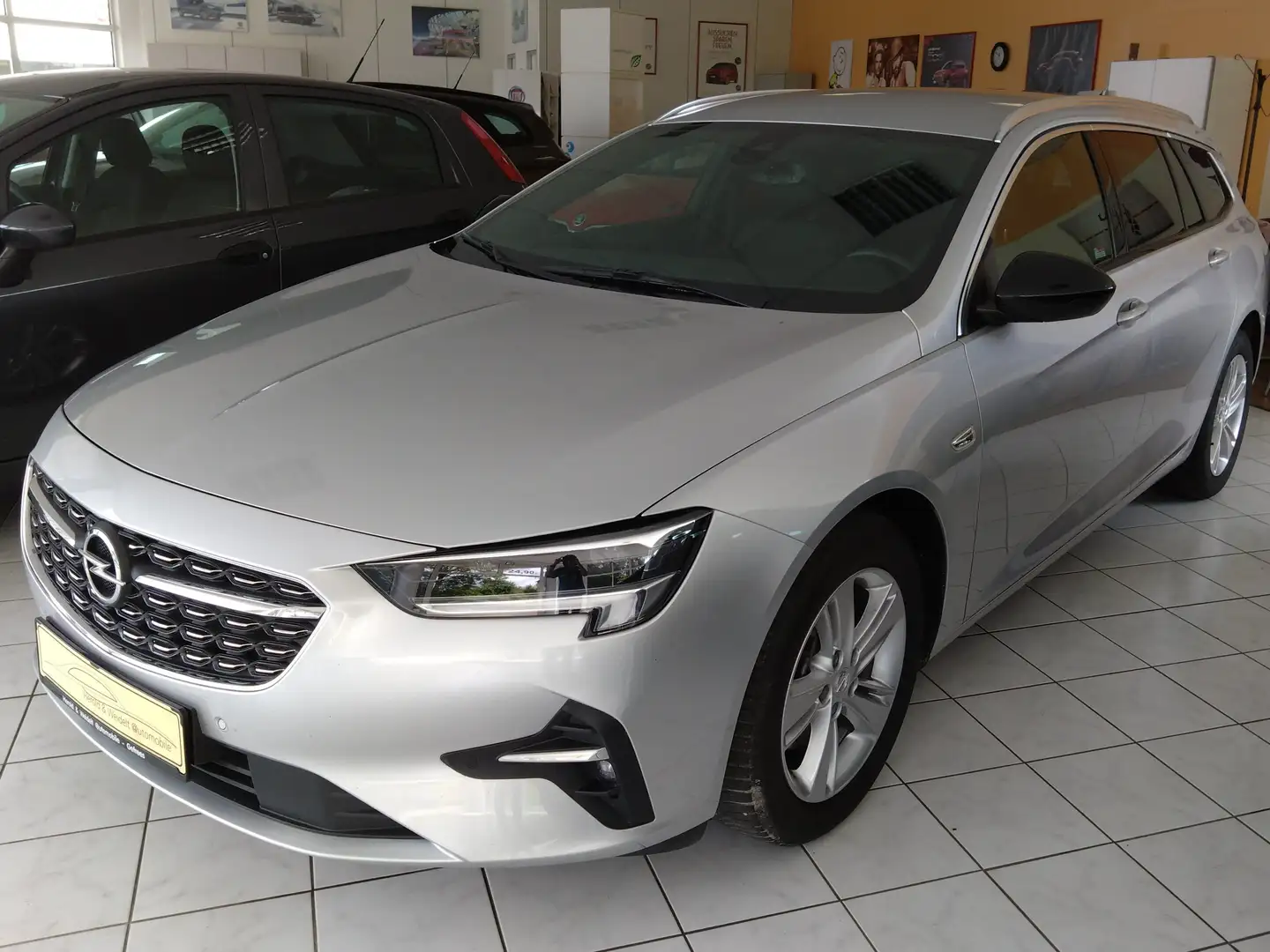 Opel Insignia ST 2.0 CDTI Elegance Matrix-LED AGR Navi Sitzheiz Argent - 1
