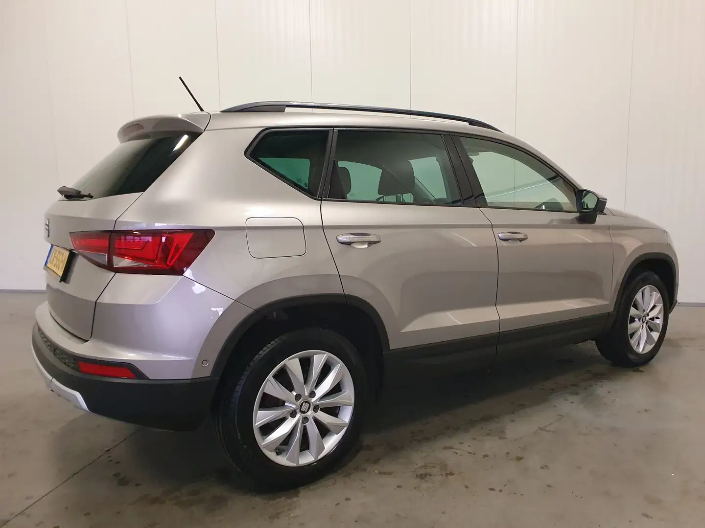 SEAT Ateca 1.0 EcoTSI Style PDC/LED/CAMERA/NAVI/CRUISE/CLIMA Marrón - 2