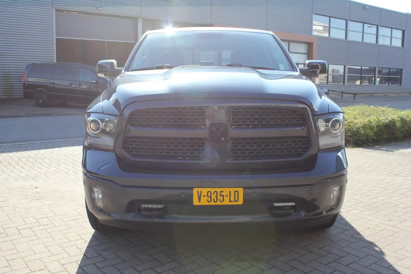 Dodge RAM 1500 Larami 5.7 V8 4x4 Crew Cab LPG 200 liter Zwart - 2