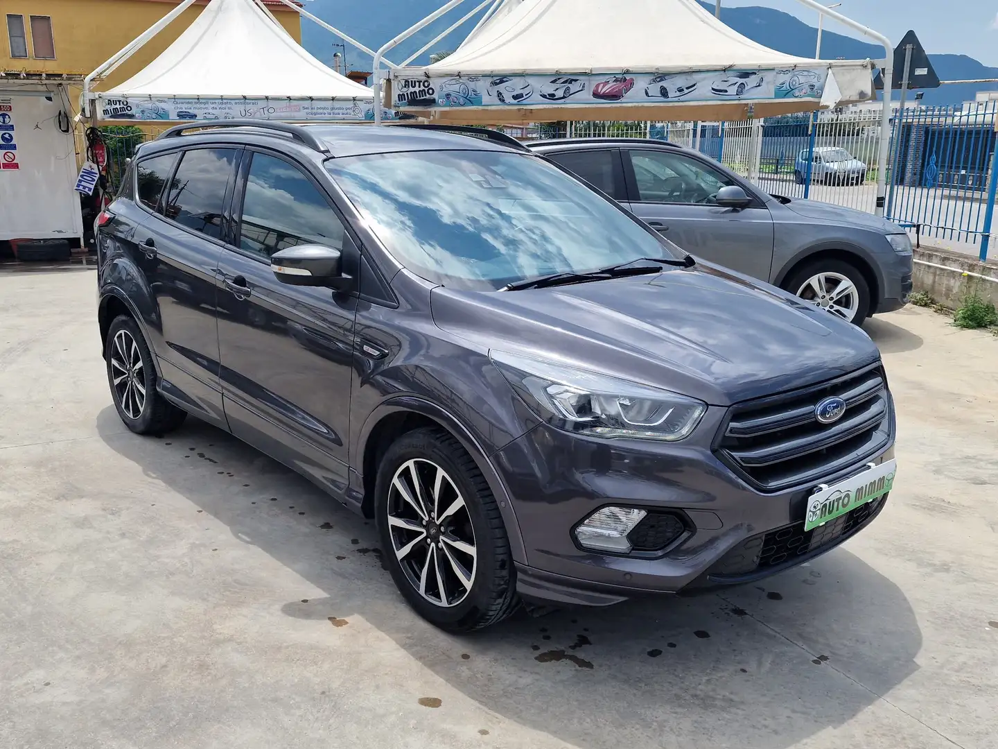 Ford Kuga Kuga 1.5 tdci ST-Line Business s Grau - 2