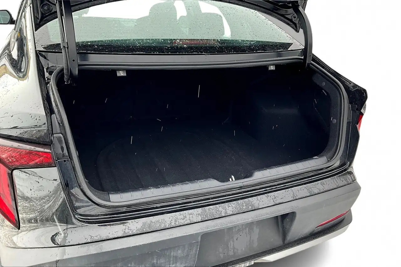 Kia K4 снимка Kia K4