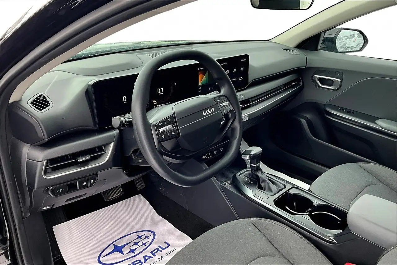 Kia K4 снимка Kia K4