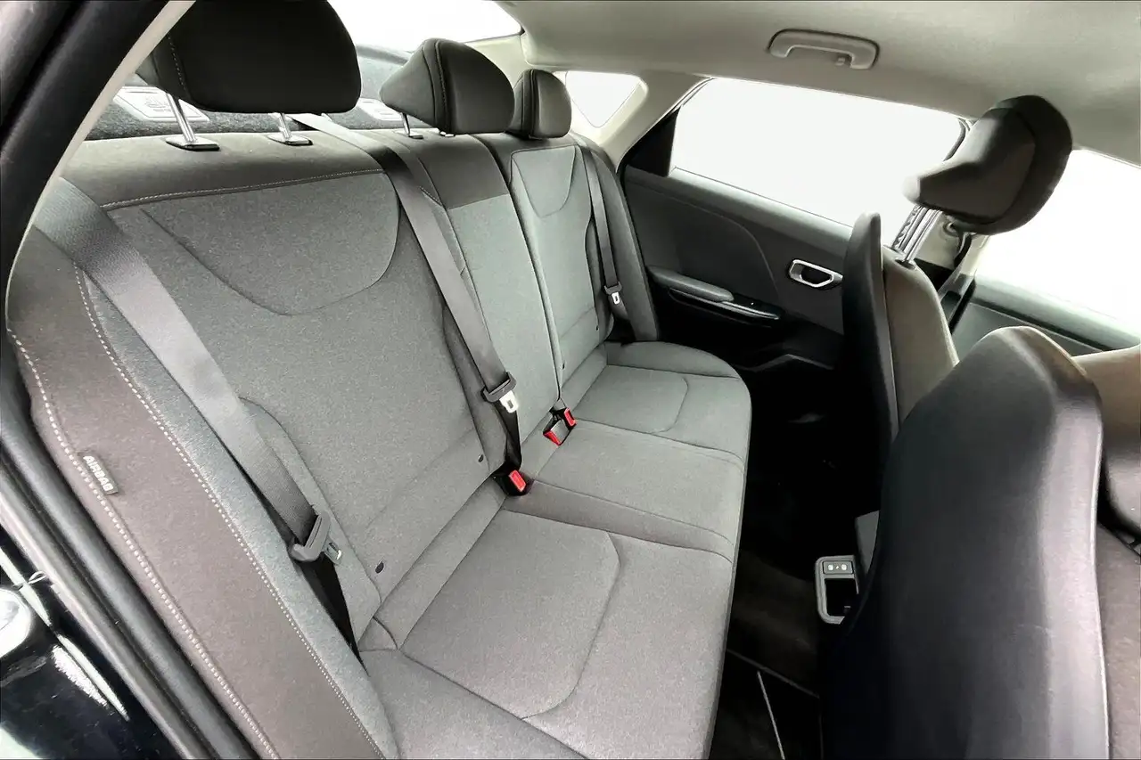 Kia K4 снимка Kia K4