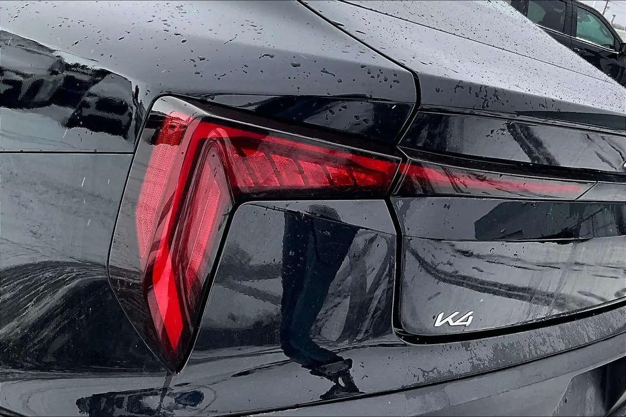 Kia K4 снимка Kia K4