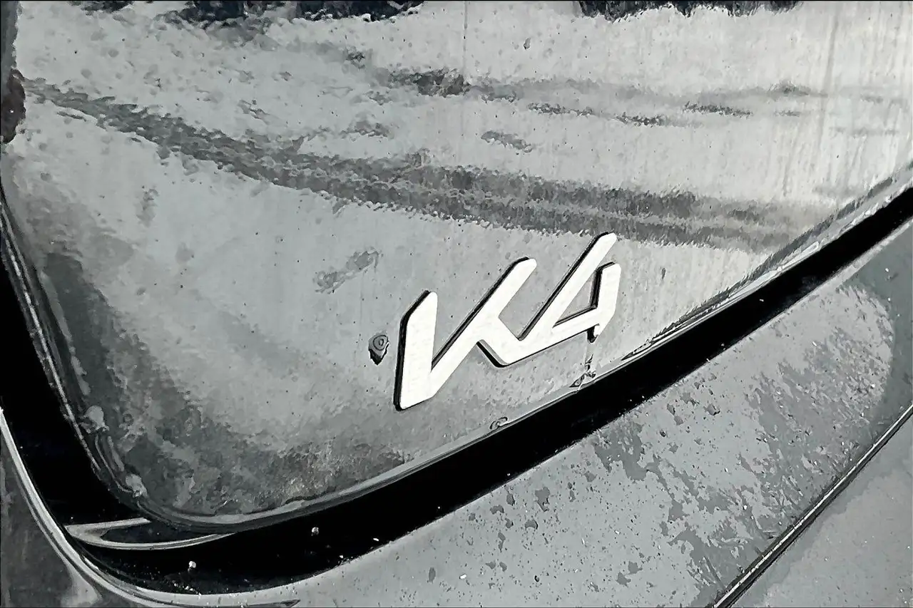Kia K4 снимка Kia K4