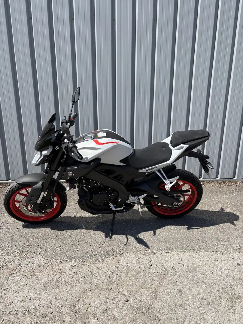 Yamaha MT-125 Gris - 1