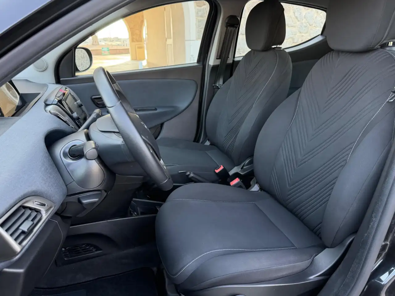 Lancia Ypsilon 2023 — фото 10