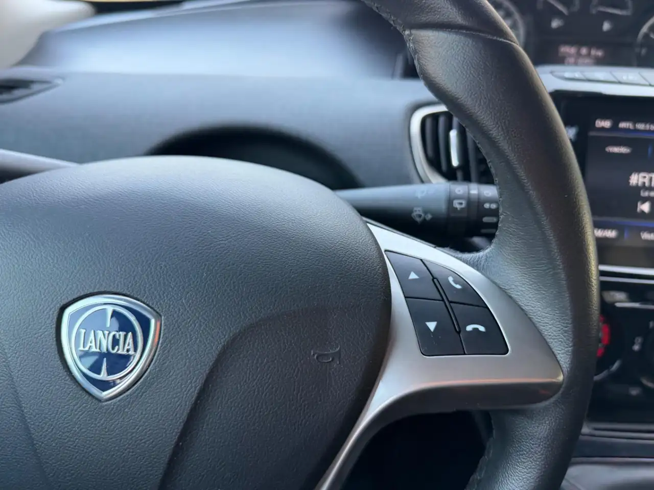 Lancia Ypsilon 2023 — фото 15