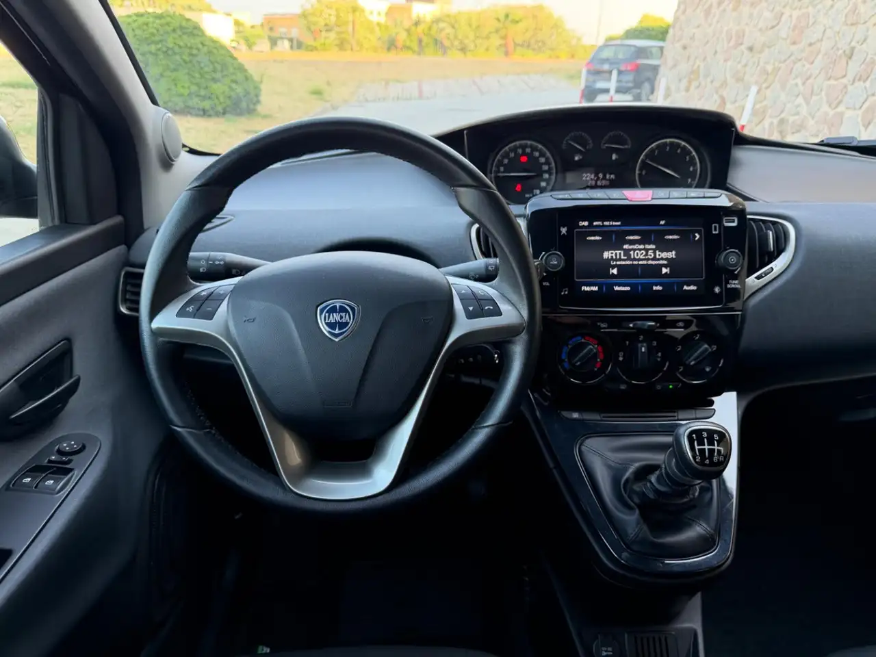 Lancia Ypsilon 2023 — фото 13