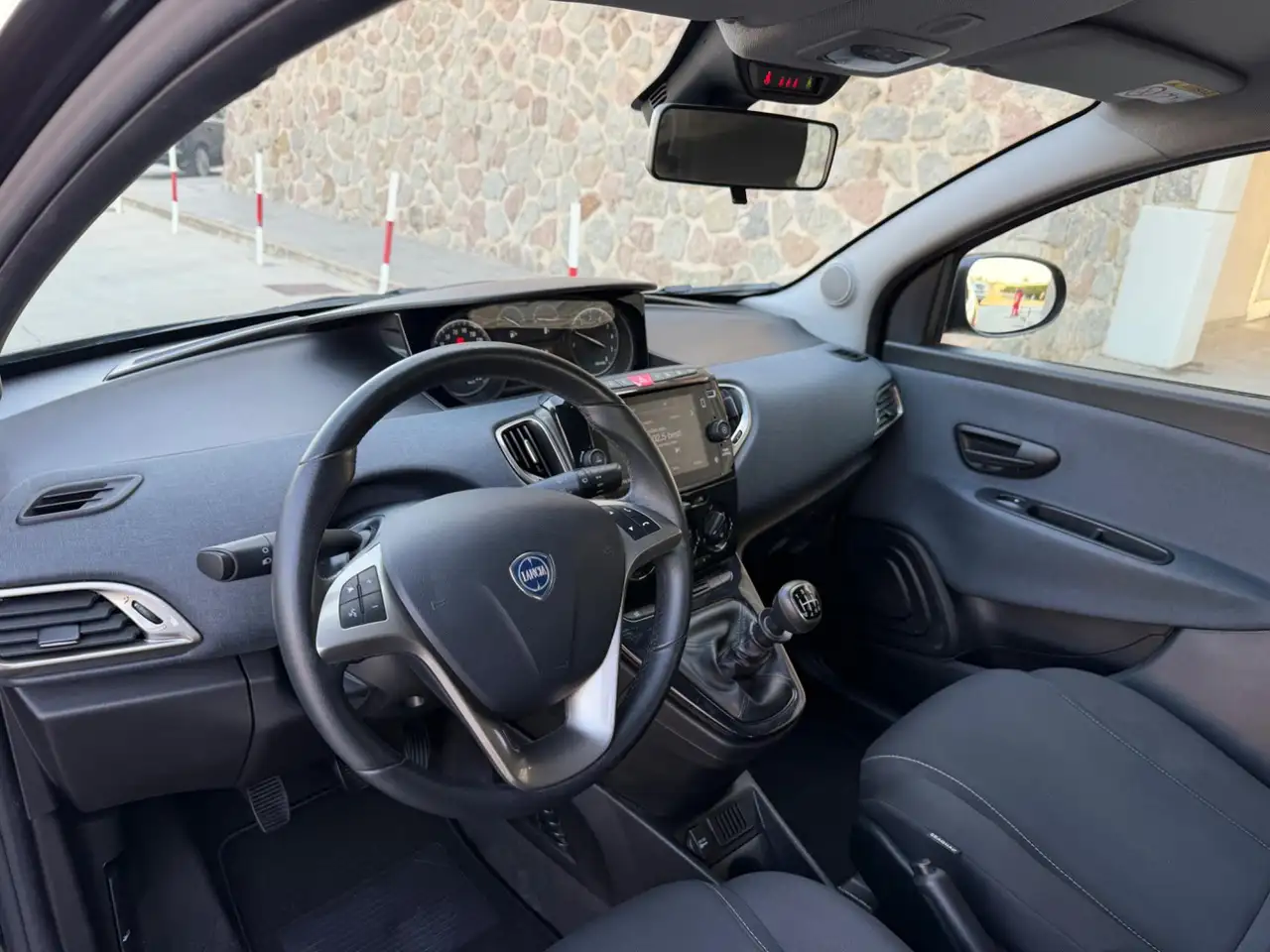 Lancia Ypsilon 2023 — фото 9