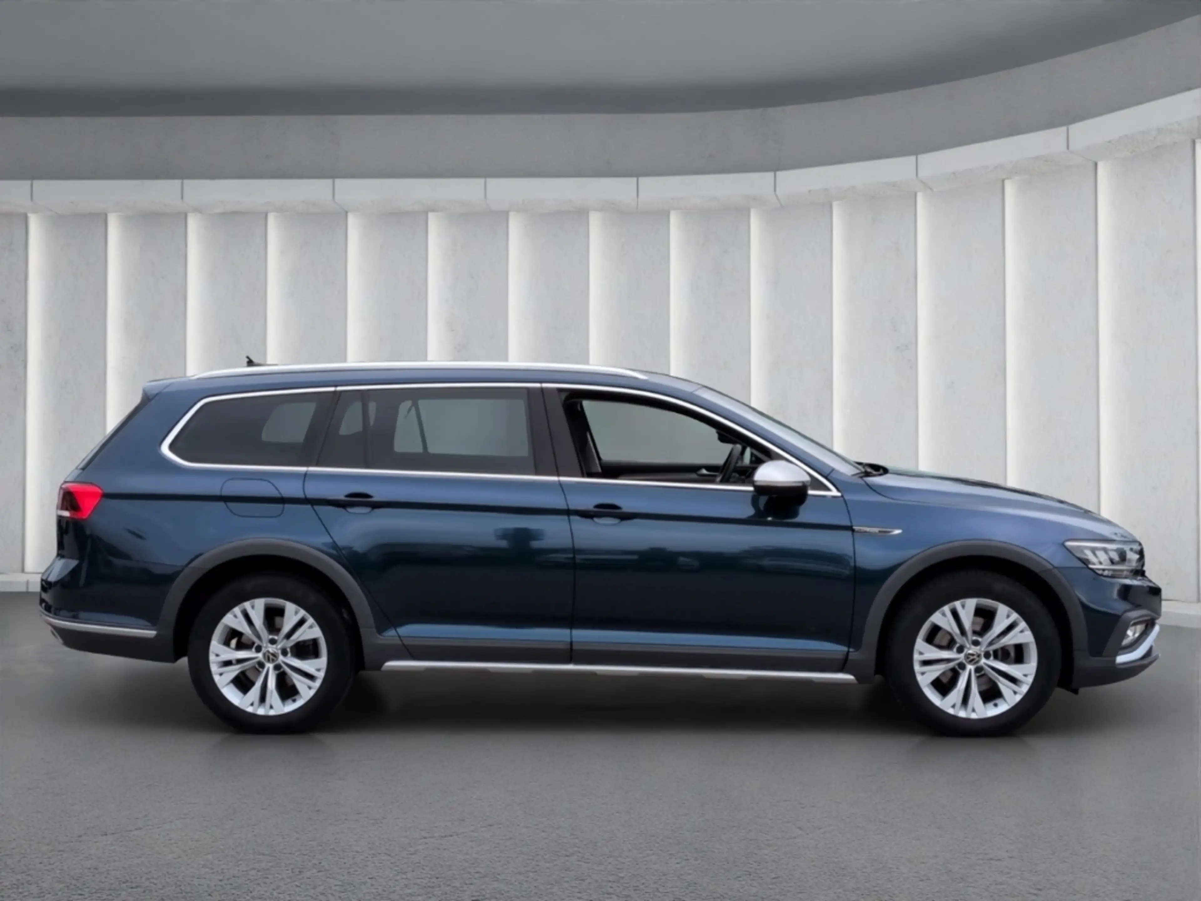 Volkswagen Passat Alltrack 4Mot TDI*200PS AHK ACC Massage — photo 3