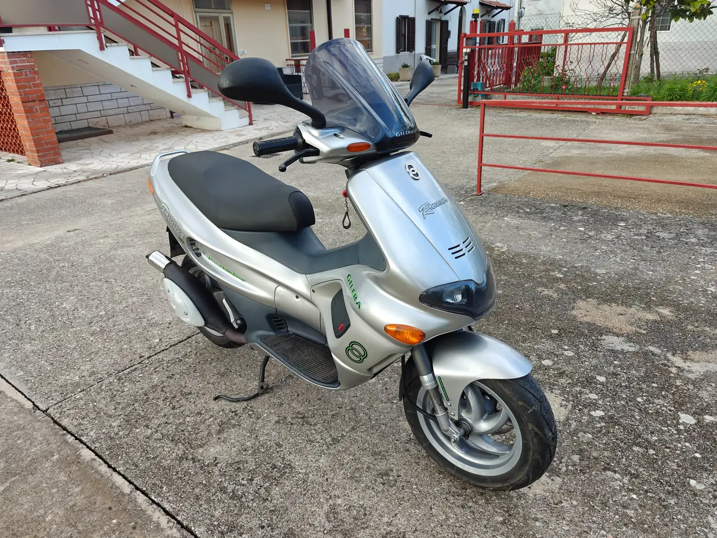 Gilera Runner 50 50 DD Silber - 1