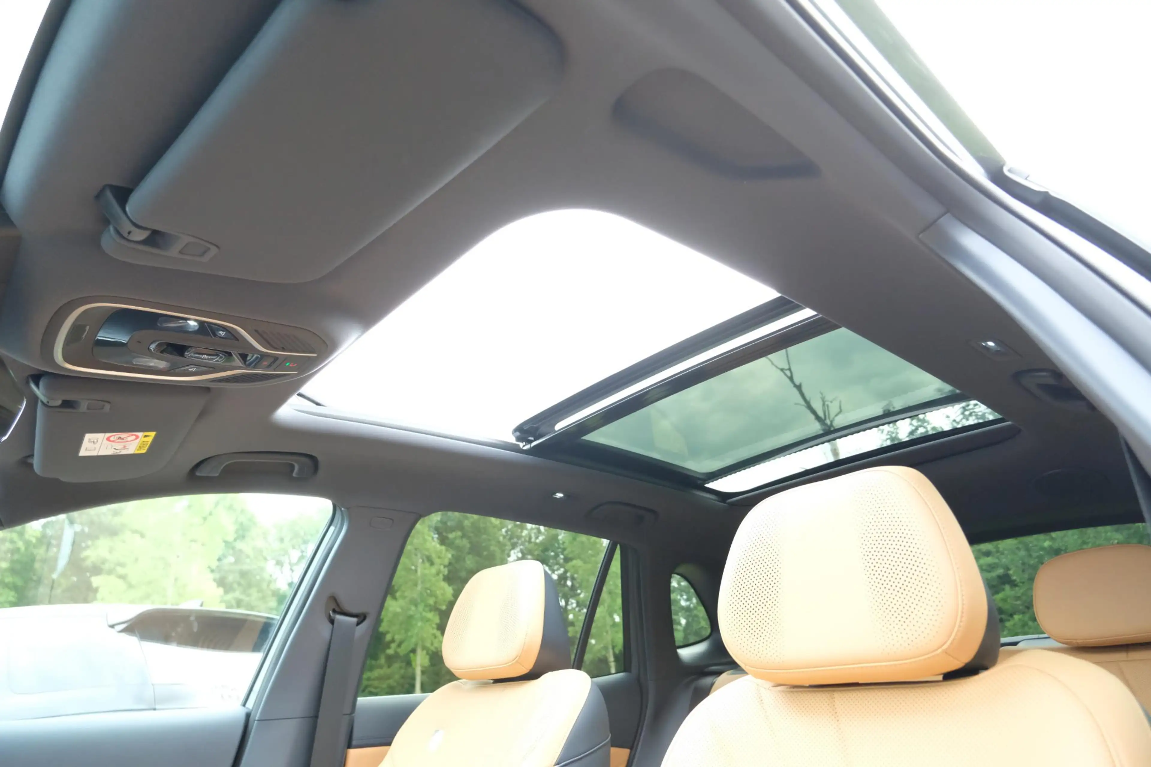 Geely Starray EM-i 1.5 Max+ 262 PK | Panorama | Stoelen voor & achter — photo 8