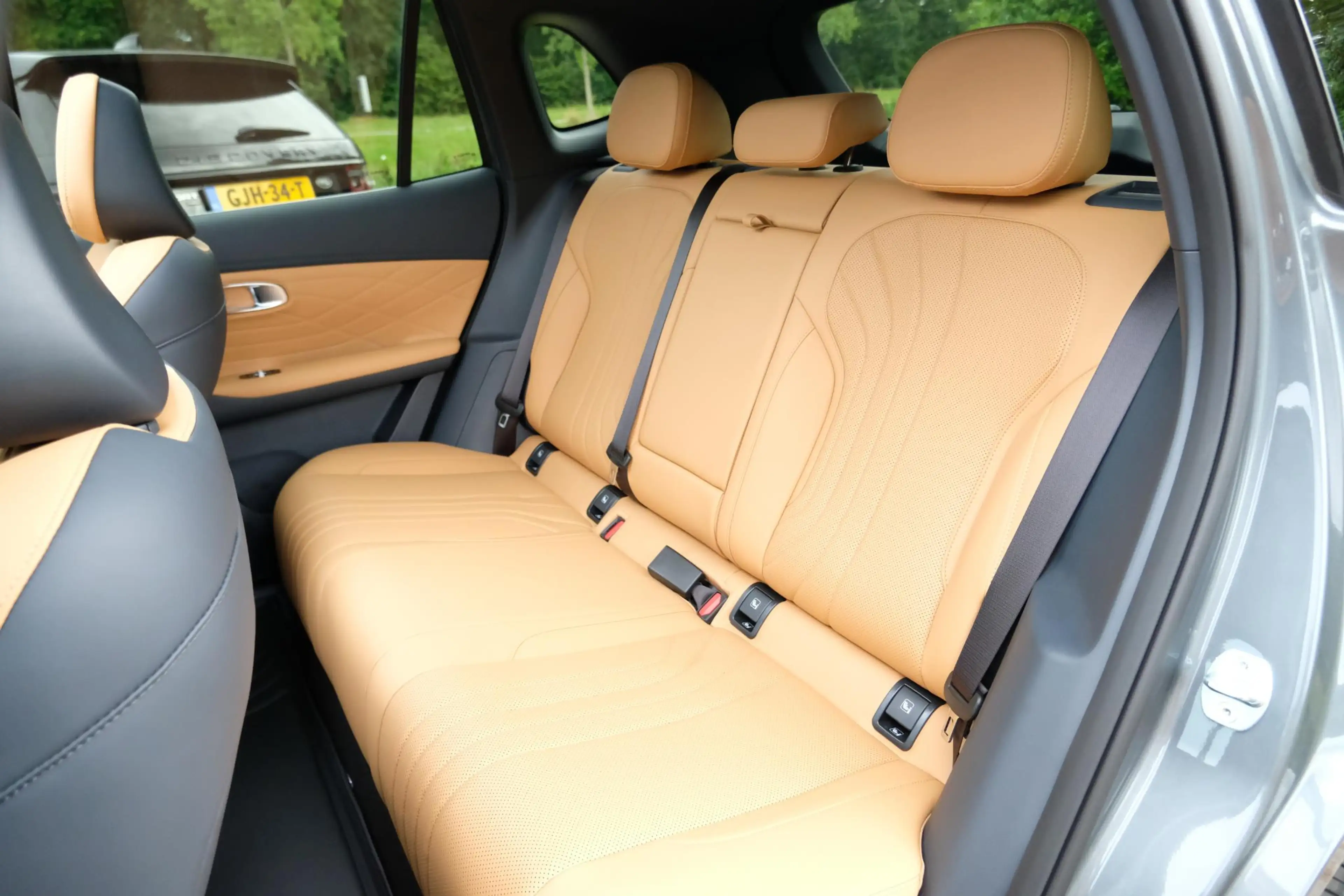Geely Starray EM-i 1.5 Max+ 262 PK | Panorama | Stoelen voor & achter — photo 11