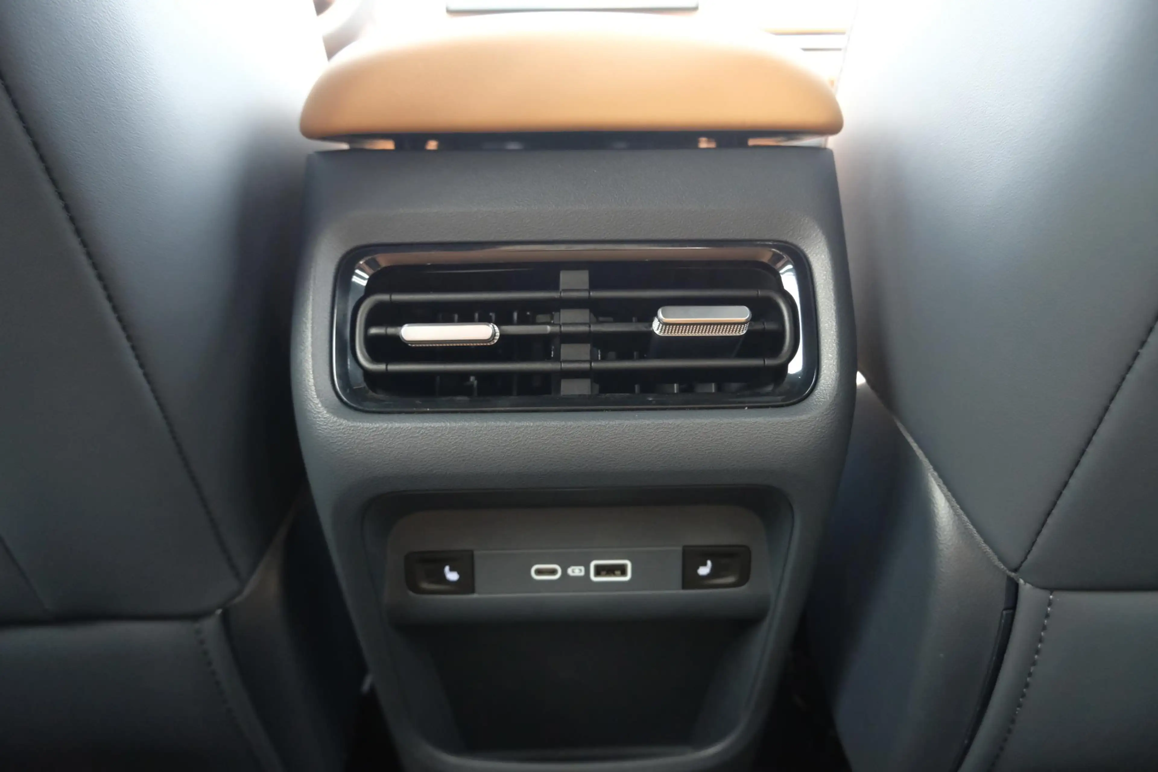 Geely Starray EM-i 1.5 Max+ 262 PK | Panorama | Stoelen voor & achter — photo 13