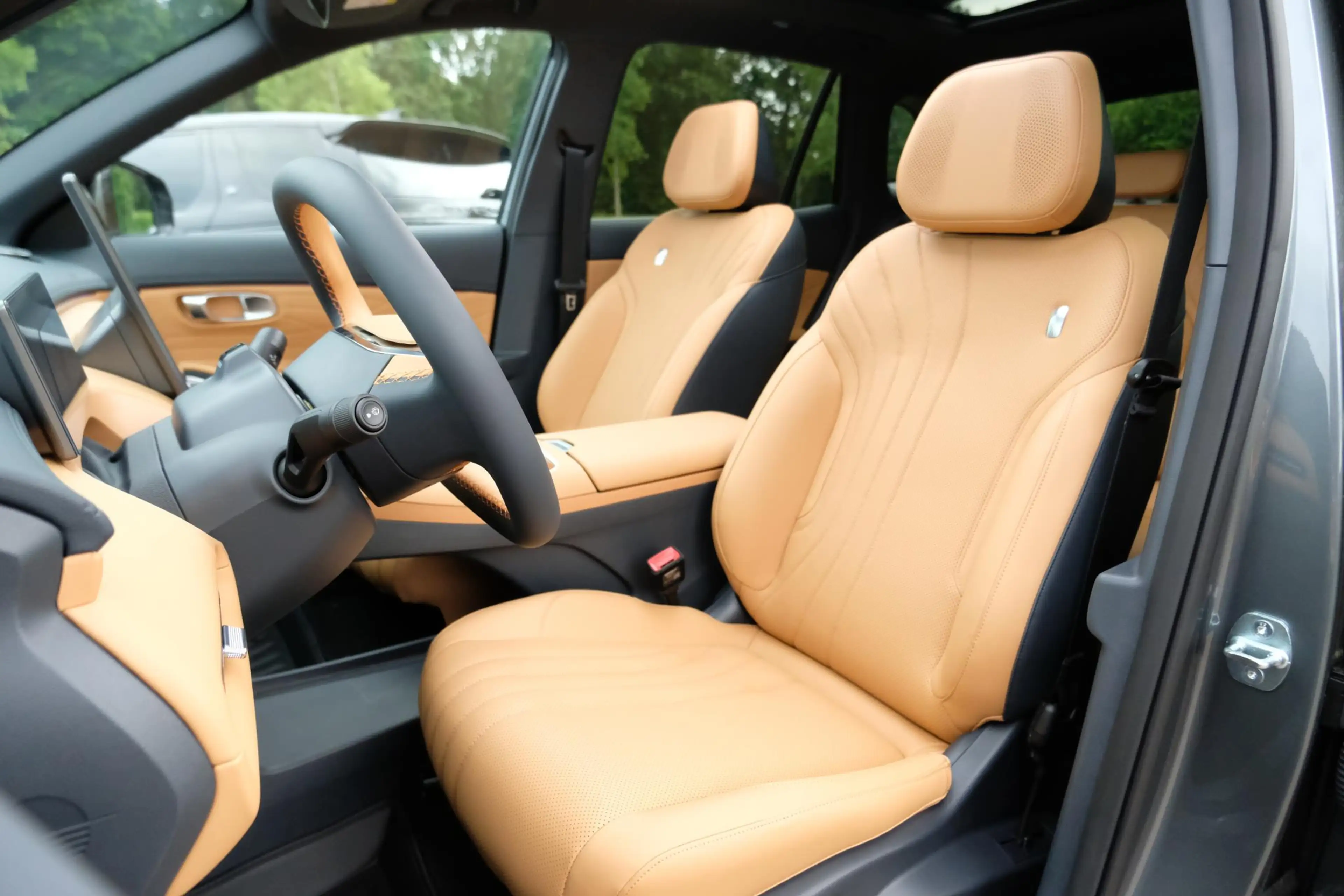 Geely Starray EM-i 1.5 Max+ 262 PK | Panorama | Stoelen voor & achter — photo 9