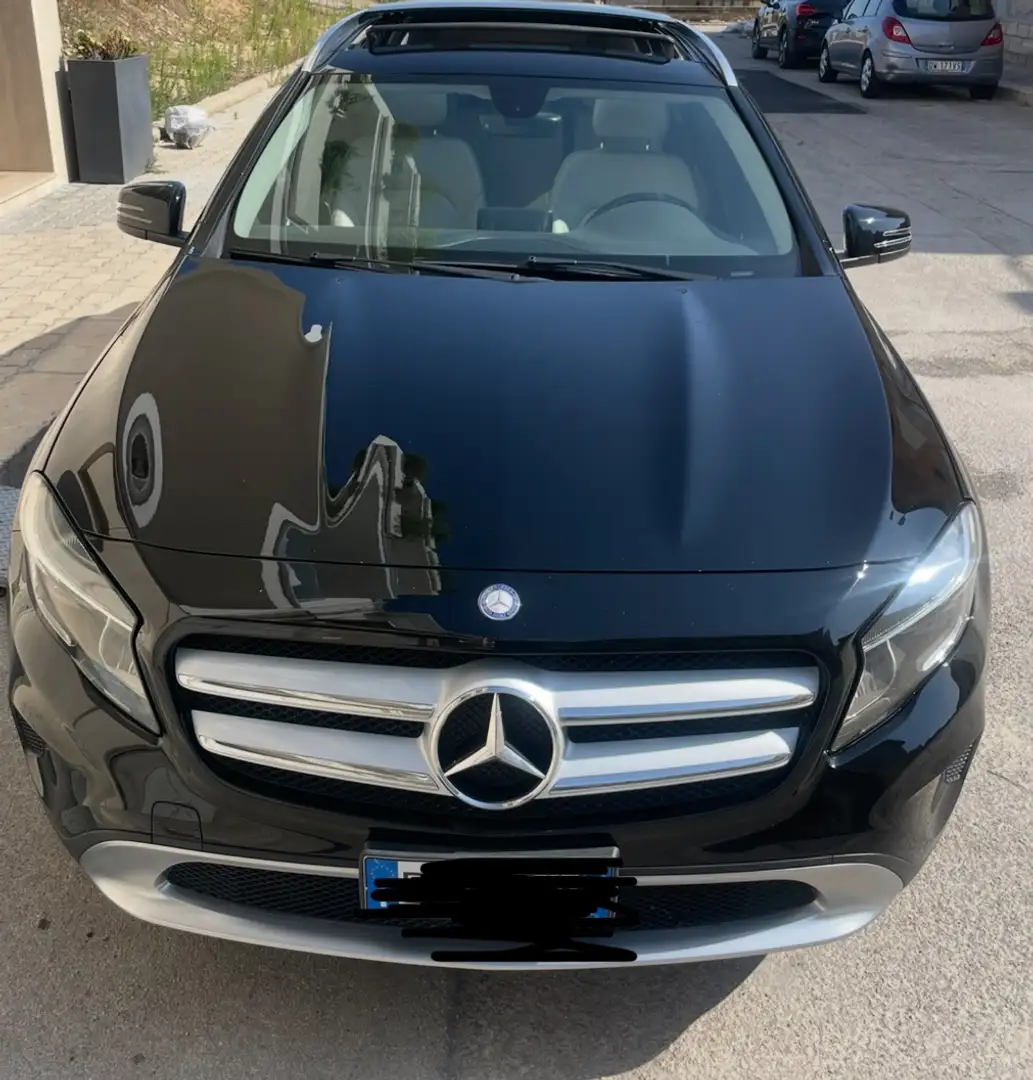 Mercedes-Benz 200 Noir - 1