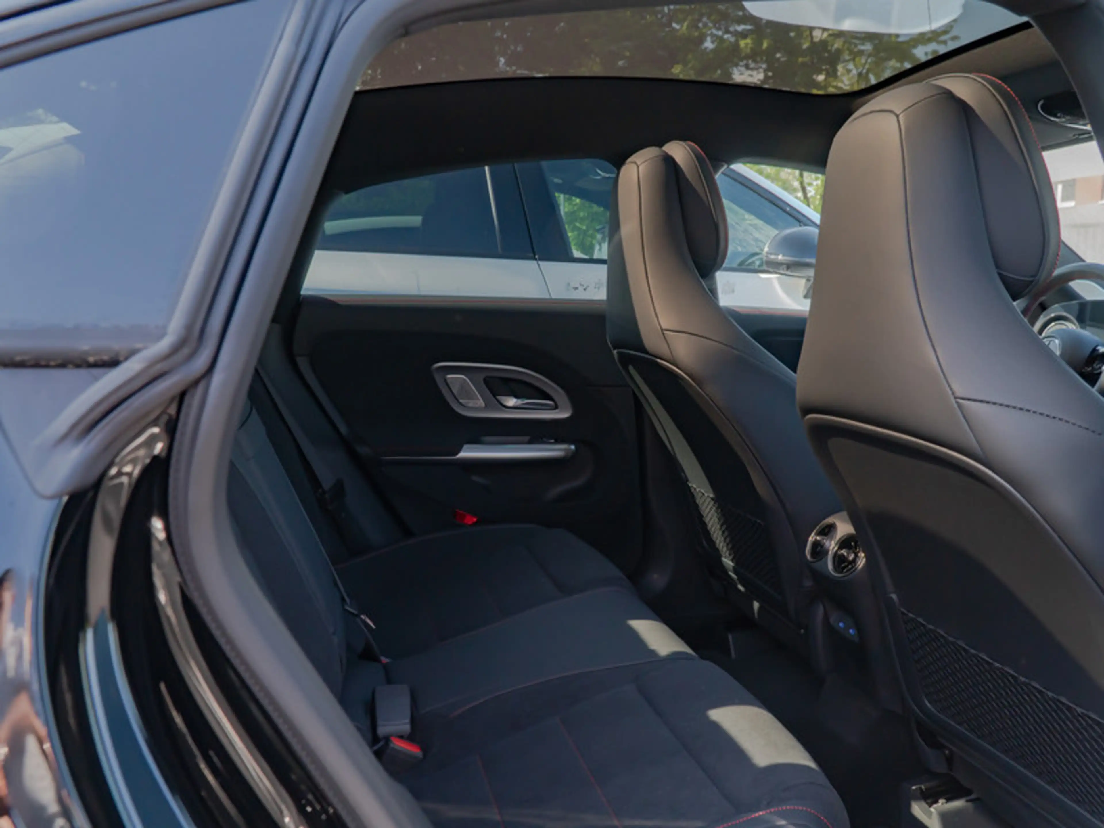 Mercedes-Benz CLA 220 AMG-Sport/Super/Pano/Burm/Memo/Night/18" — photo 10