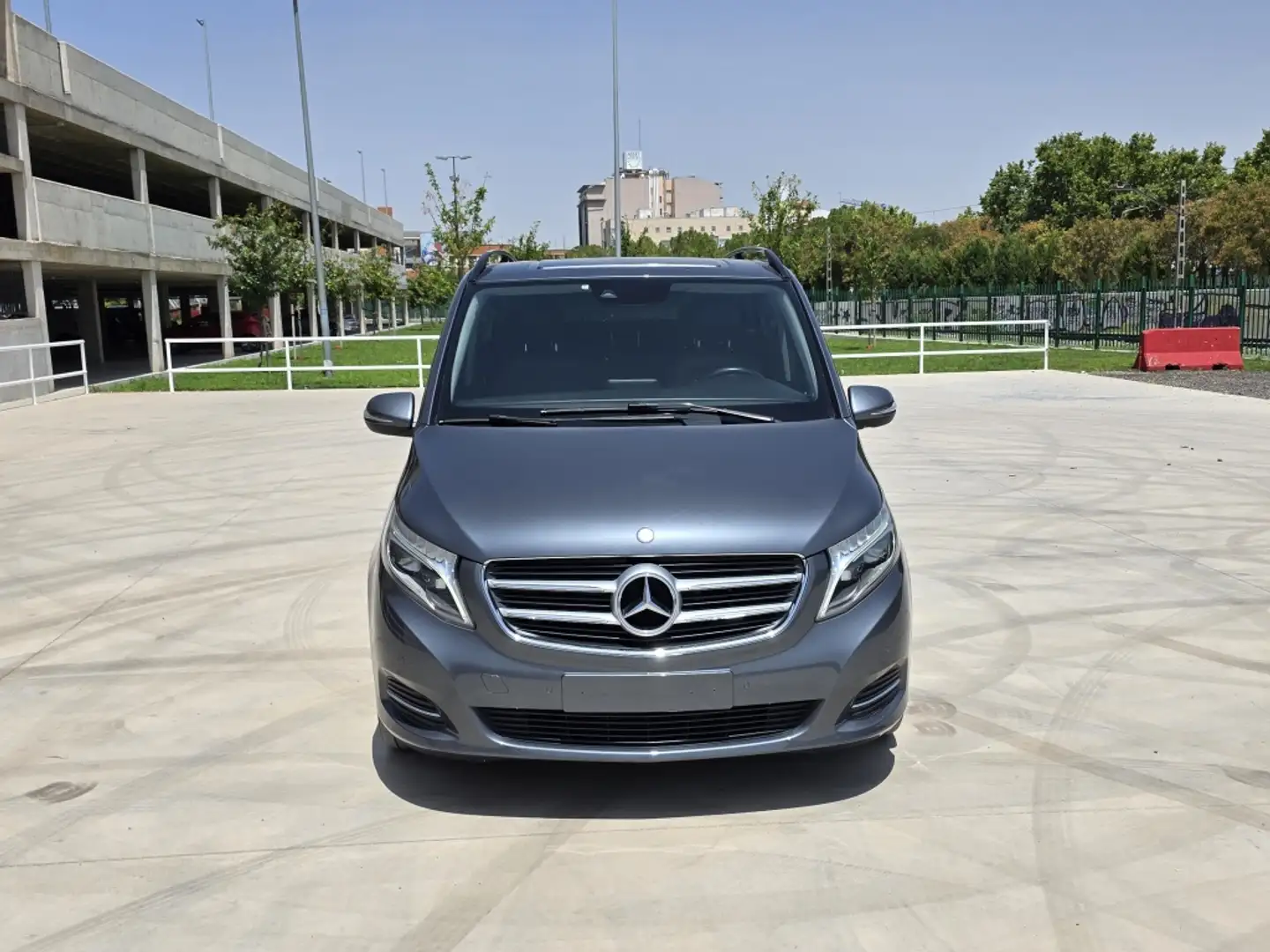 Mercedes-Benz V 250 250d Largo Avantgarde 7G Tronic Gris - 2