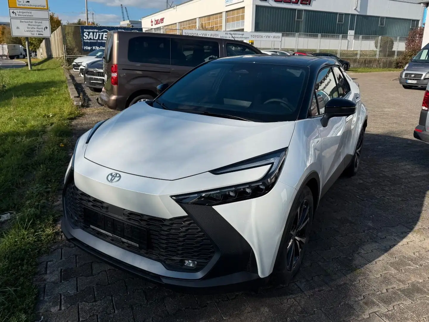 Toyota C-HR 5-Trg. Team Player 1,8 Hybrid Technik-Paket Weiß - 1