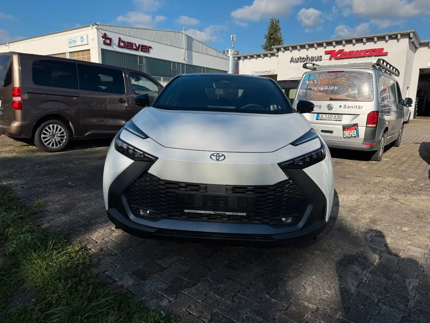 Toyota C-HR 5-Trg. Team Player 1,8 Hybrid Technik-Paket Weiß - 2