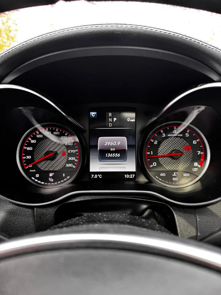 Mercedes-Benz GLC снимка Mercedes-Benz GLC