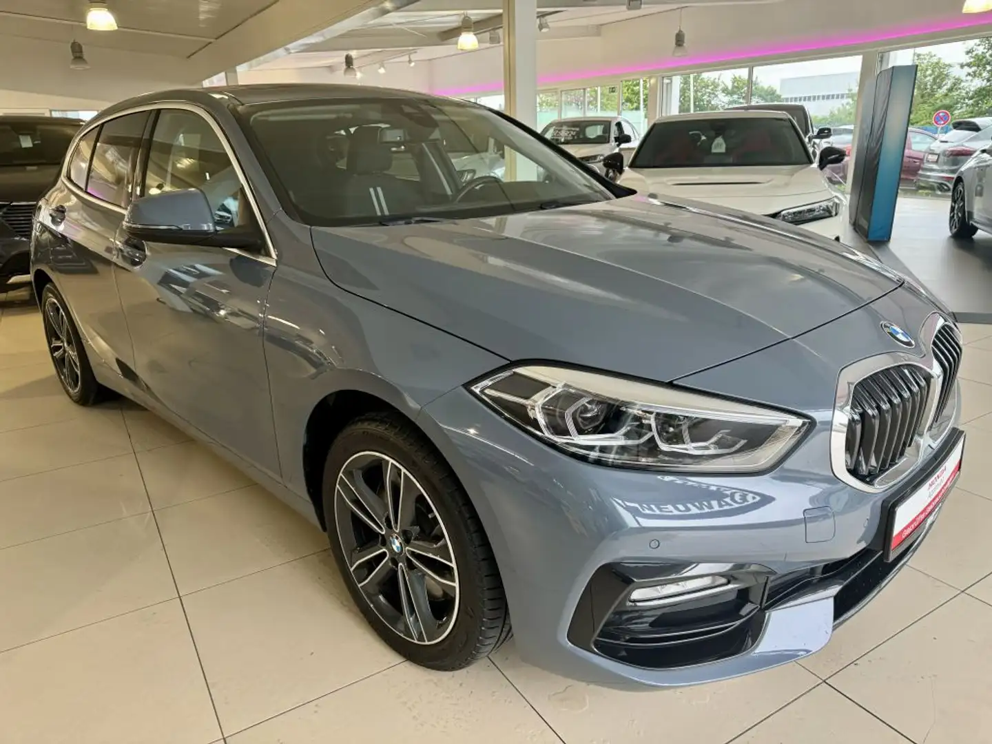 BMW 120 120d Aut. Sport Line Grau - 1