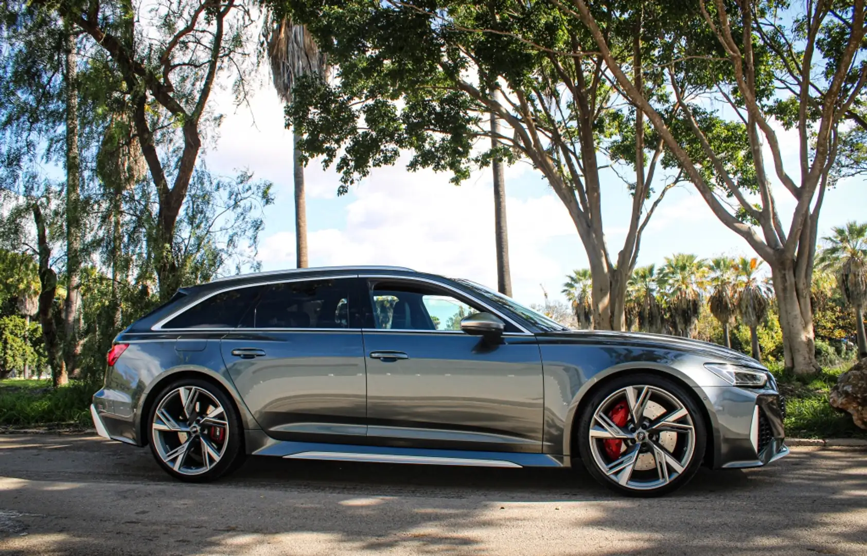 Audi RS6 Avant TFSI quattro Tiptronic 441kW Grijs - 1