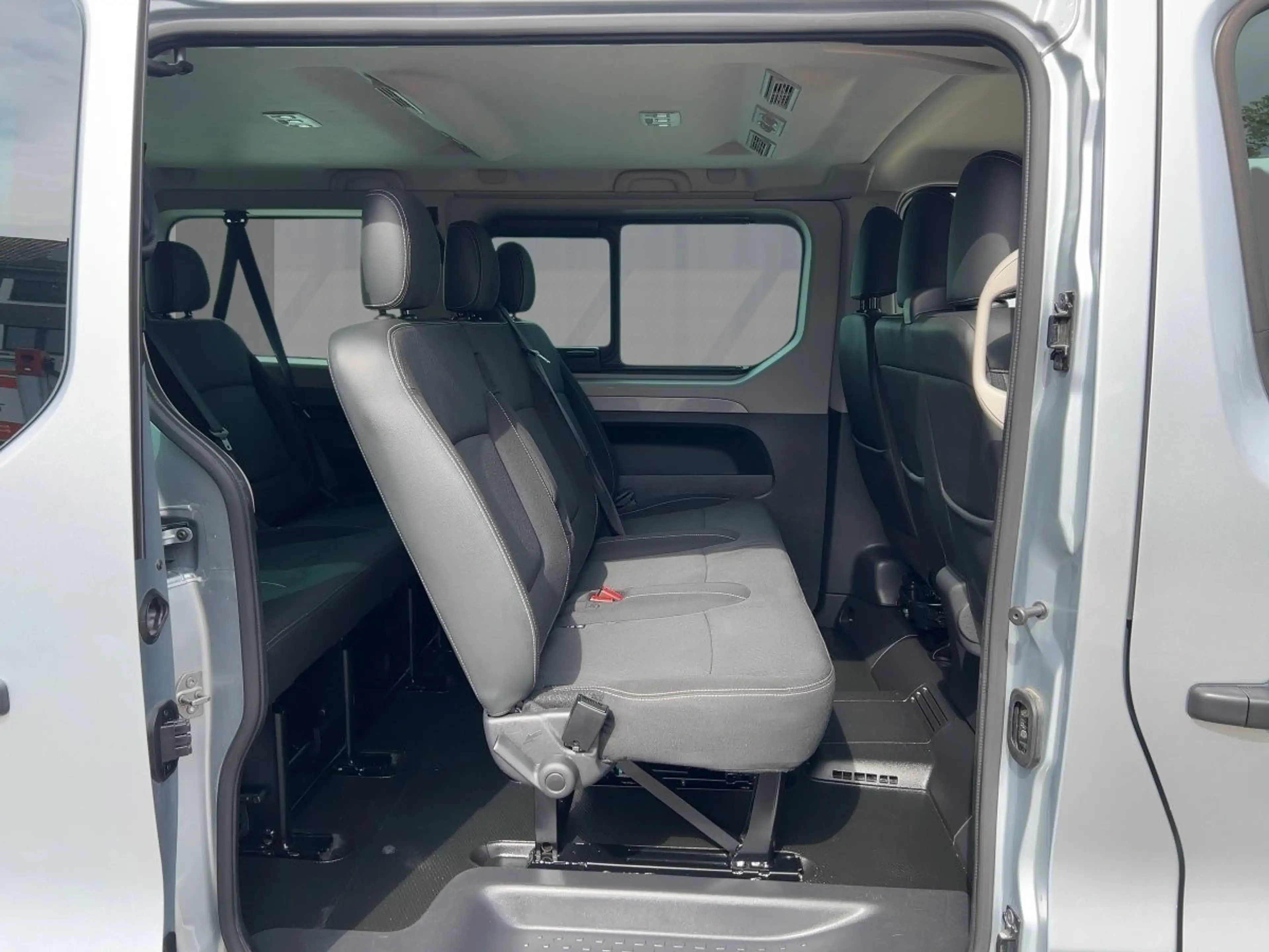 Renault Trafic LIFE Blue dCi 150 EDC Sitzhzg/Rückfahrkamera — photo 9