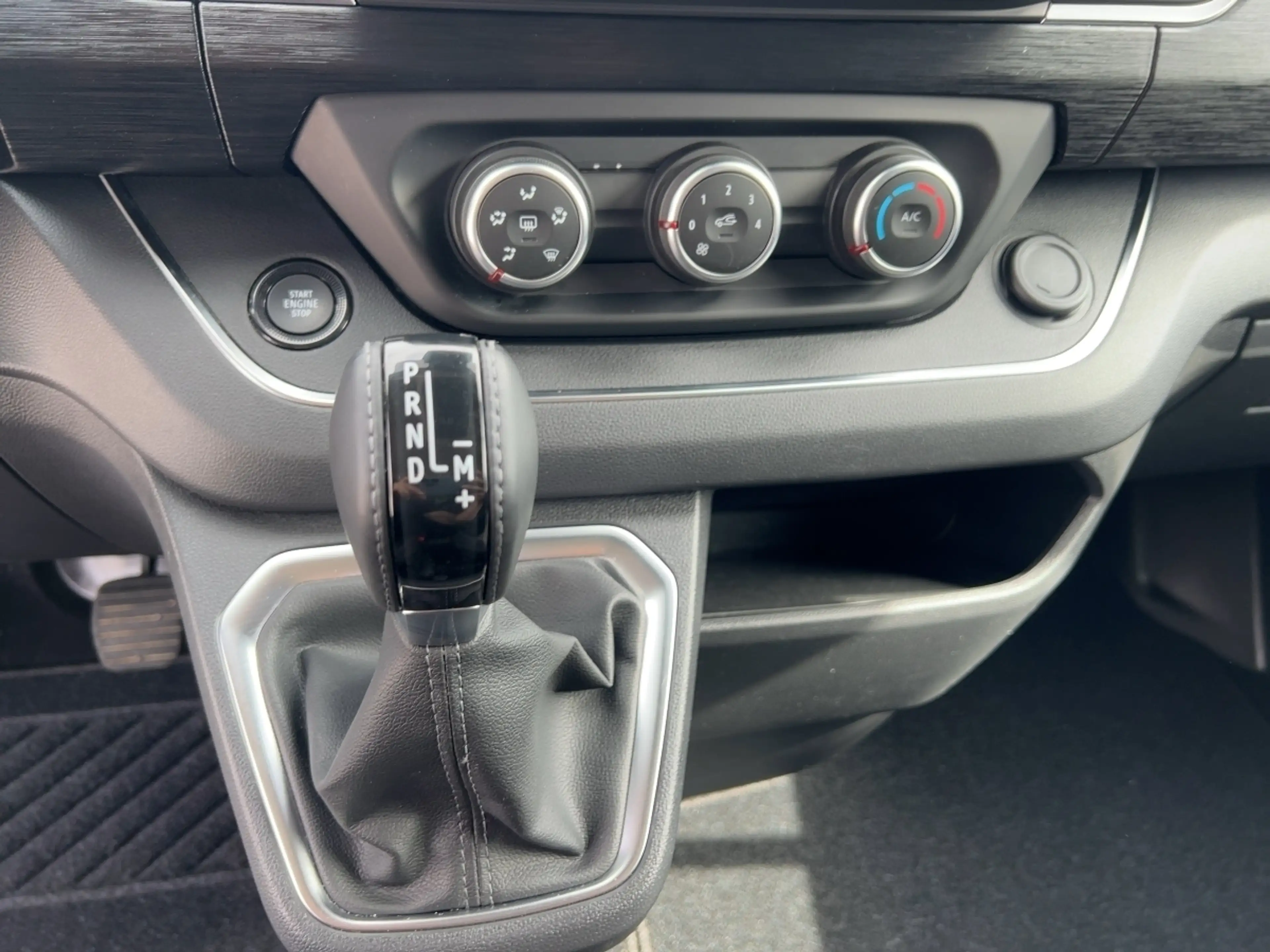 Renault Trafic LIFE Blue dCi 150 EDC Sitzhzg/Rückfahrkamera — photo 13