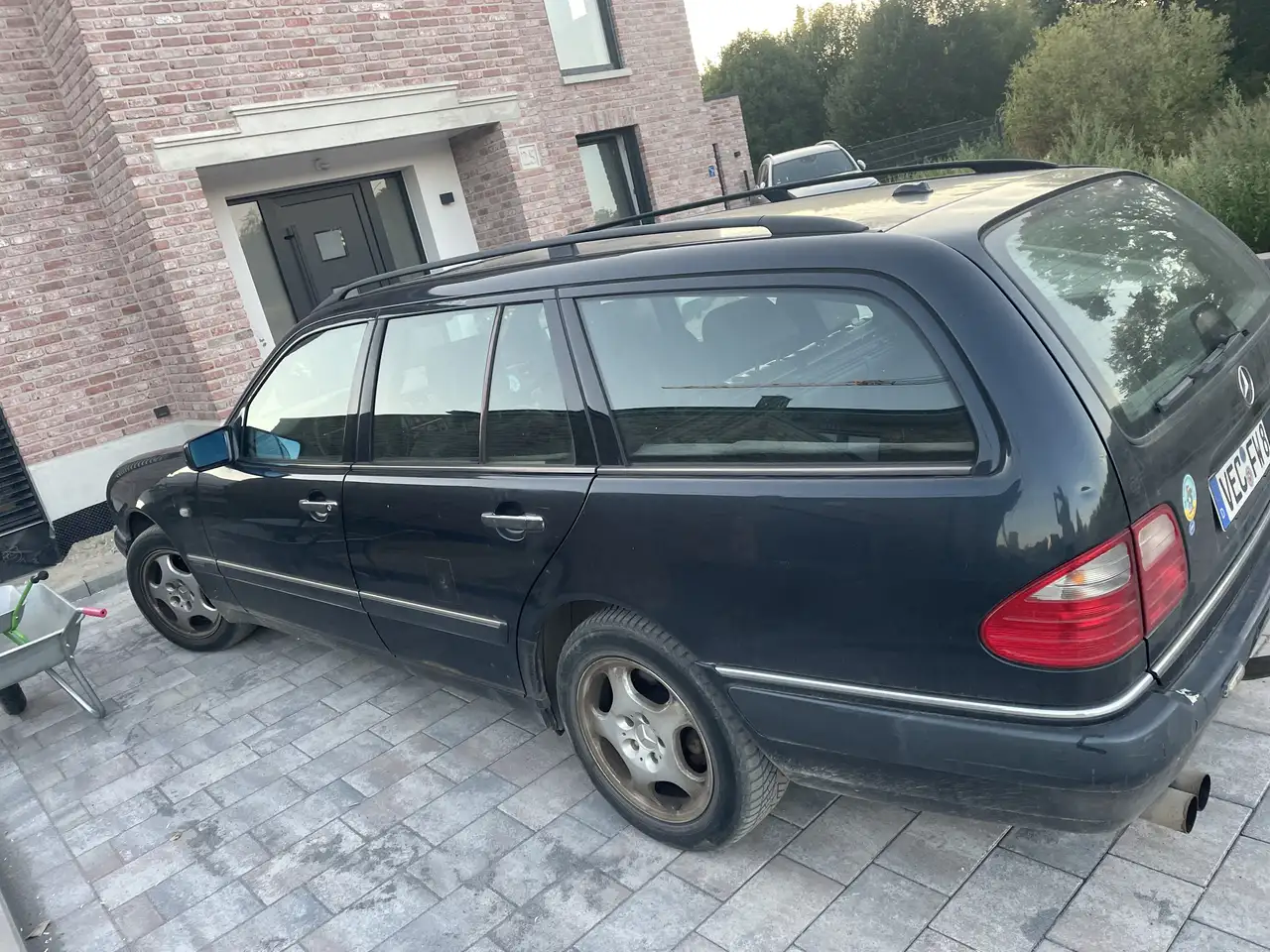 Mercedes-Benz E 280 T 4-Matic Elegance TÜV NEU, foto 2