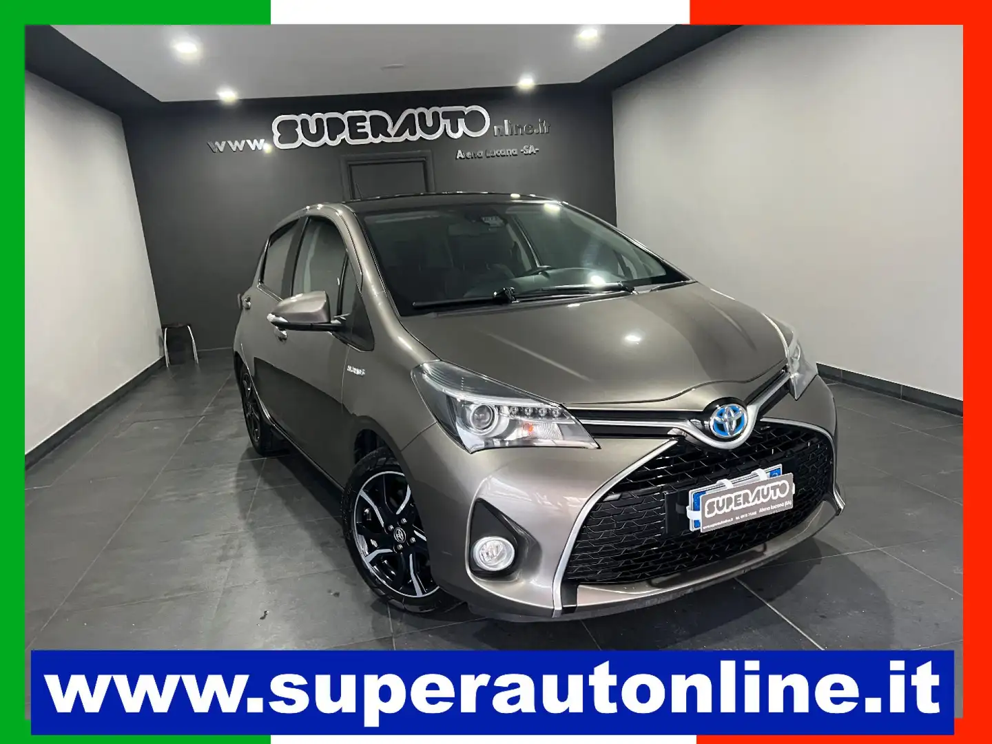 Toyota Yaris 1.5 Hybrid 5 porte Style Gris - 1