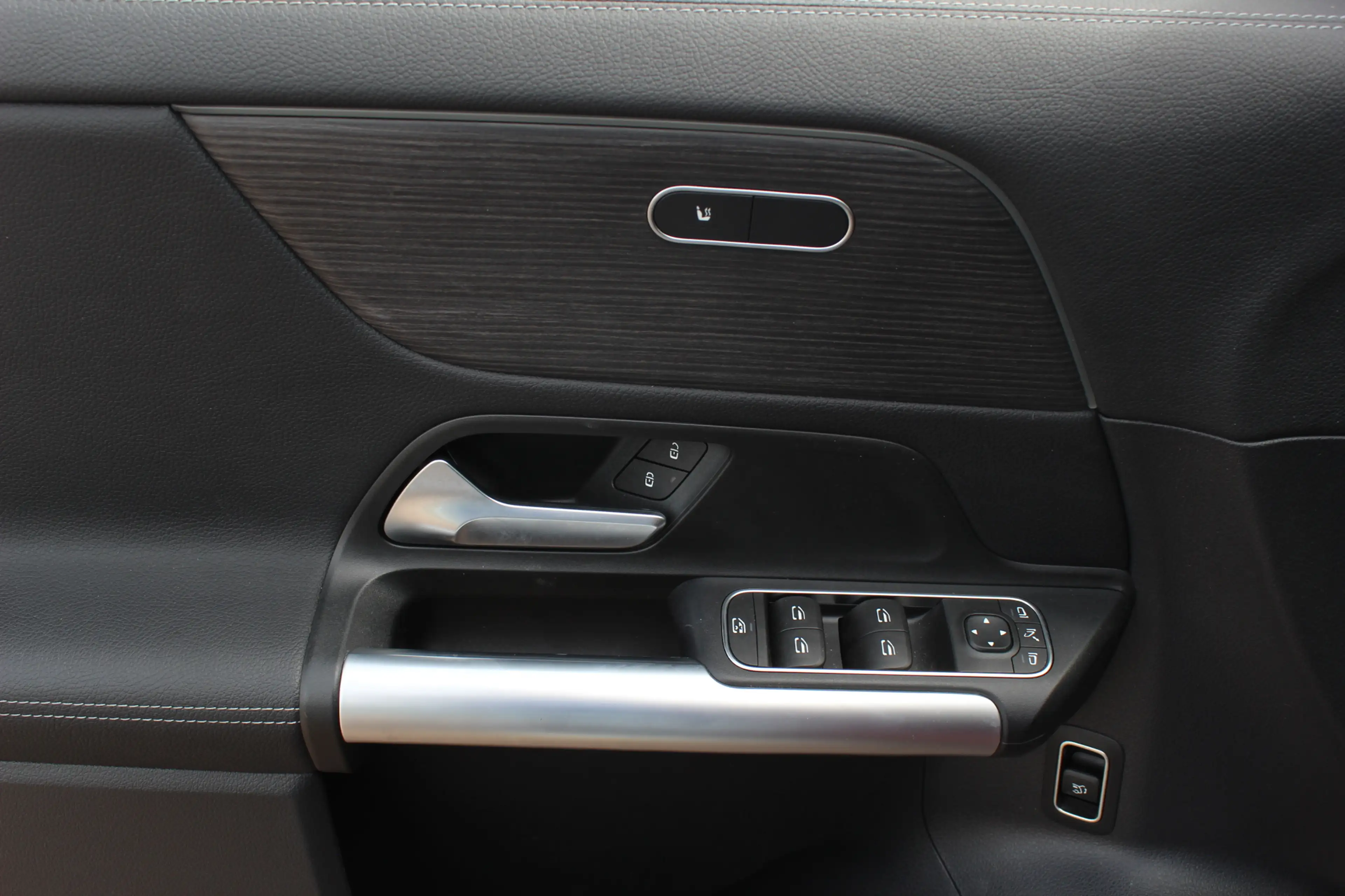 Mercedes-Benz EQA 250 250+ Luxury Line 71 kWh / SoH 93,4% / Camera / Led — photo 35