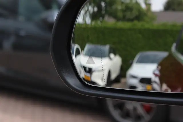 Mercedes-Benz EQA view 30