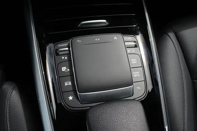 Mercedes-Benz EQA view 29