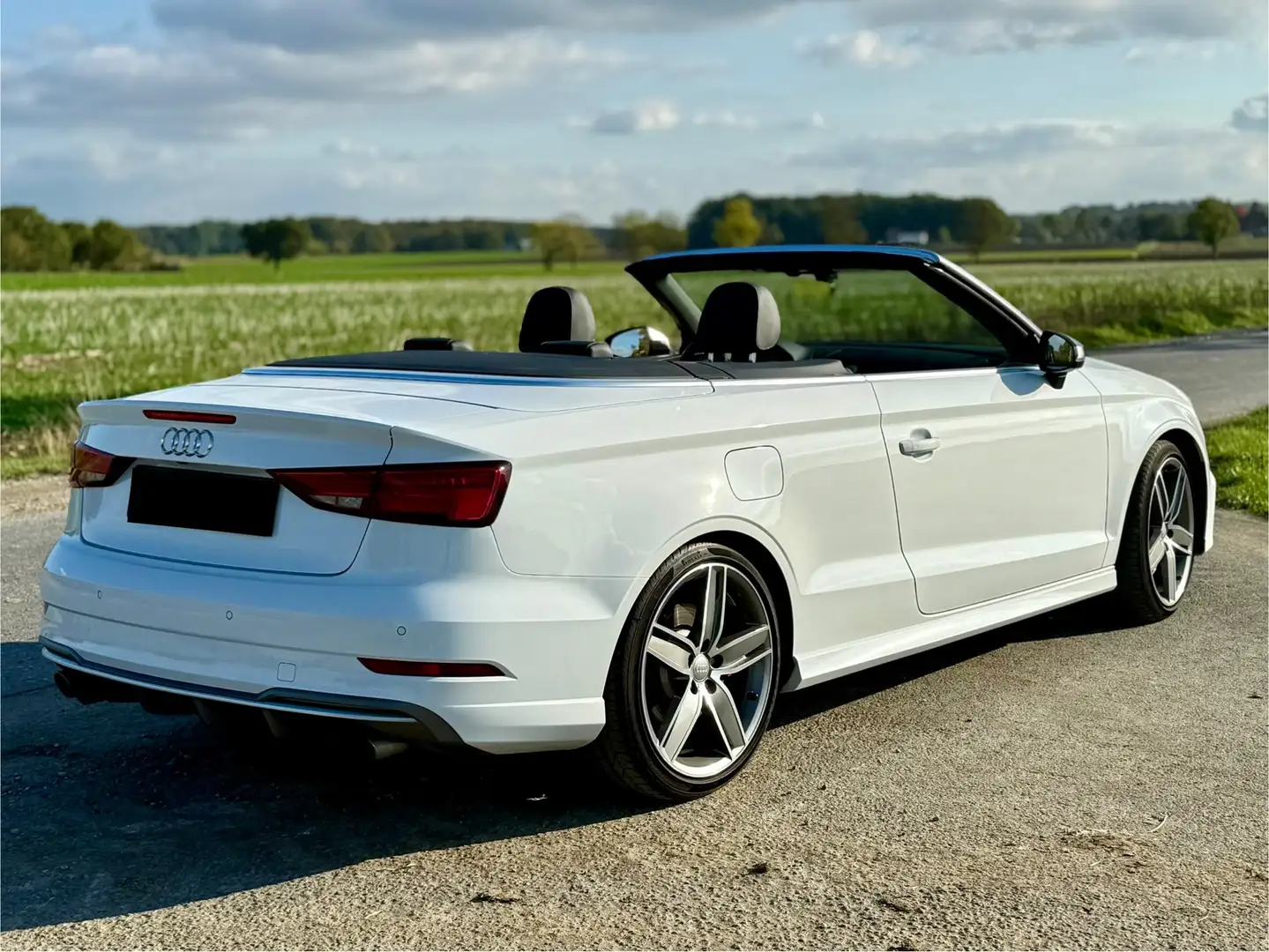 Audi S3 Cabrio S tronic quttro - 2