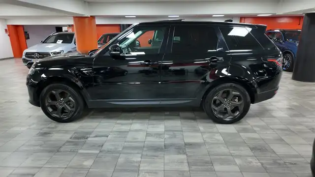 Land Rover Range Rover Sport view 3