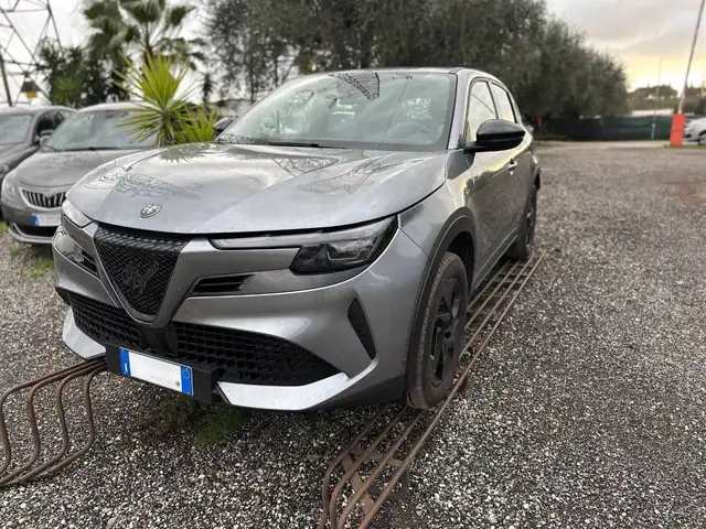 Alfa Romeo Junior 1.2 Hybrid ibrida