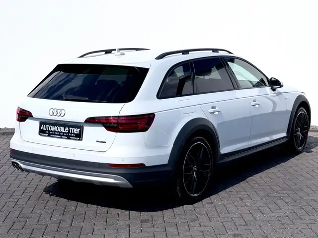 Audi A4 view 5