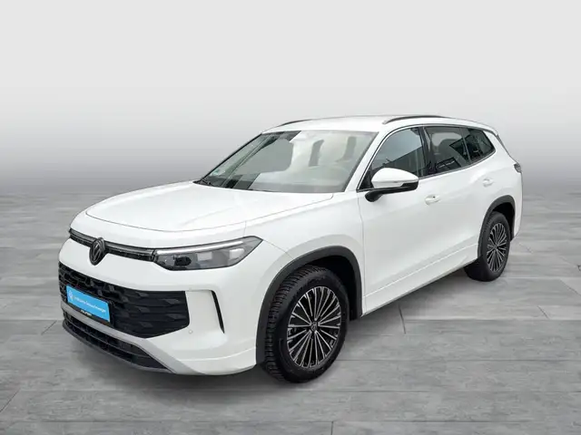 Volkswagen Tayron view 2