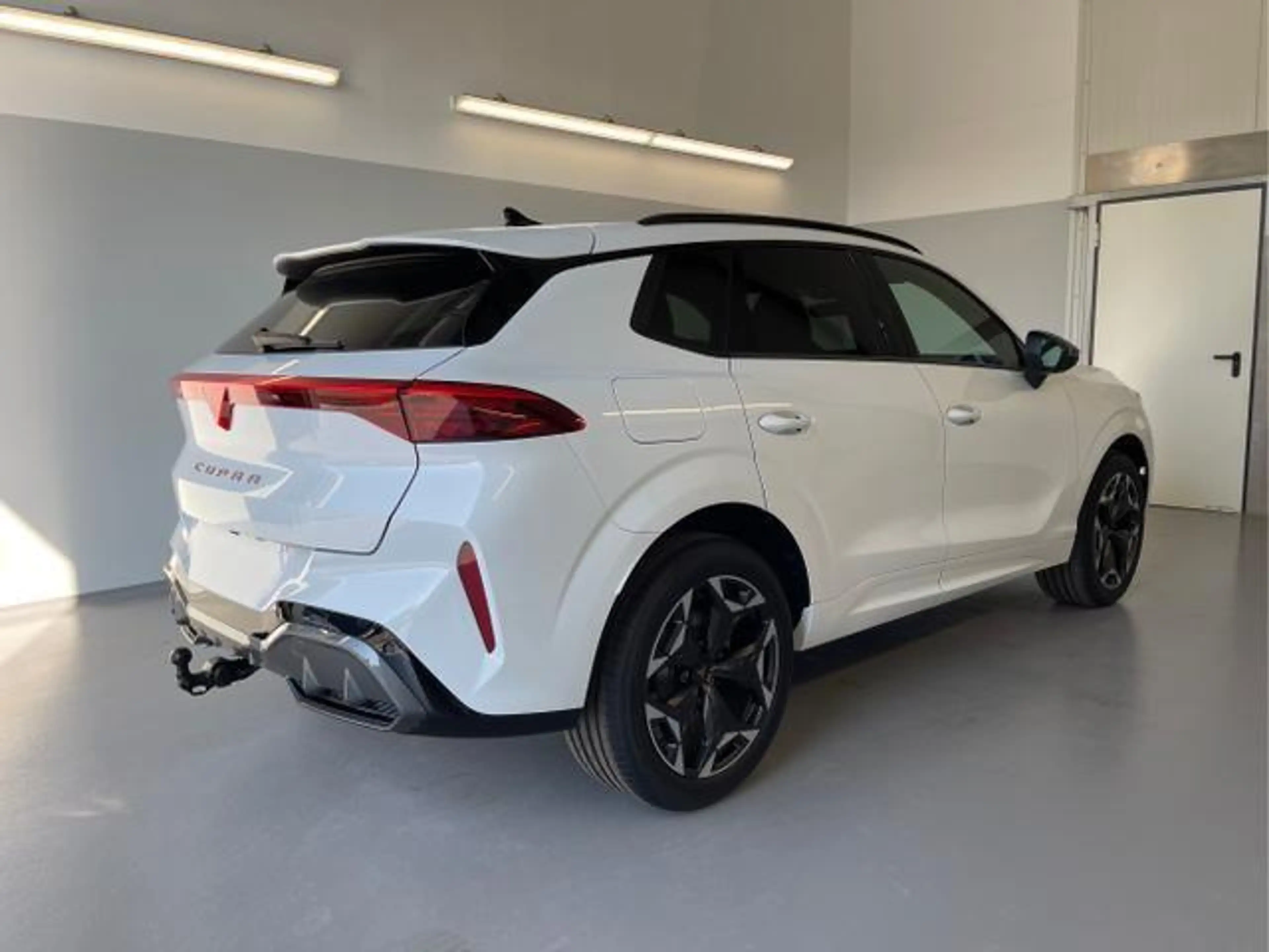 CUPRA Terramar 1.5 eTSI DSG Matrix+Kessy+AHK+eHeck+Dinamica+CarPl — photo 4