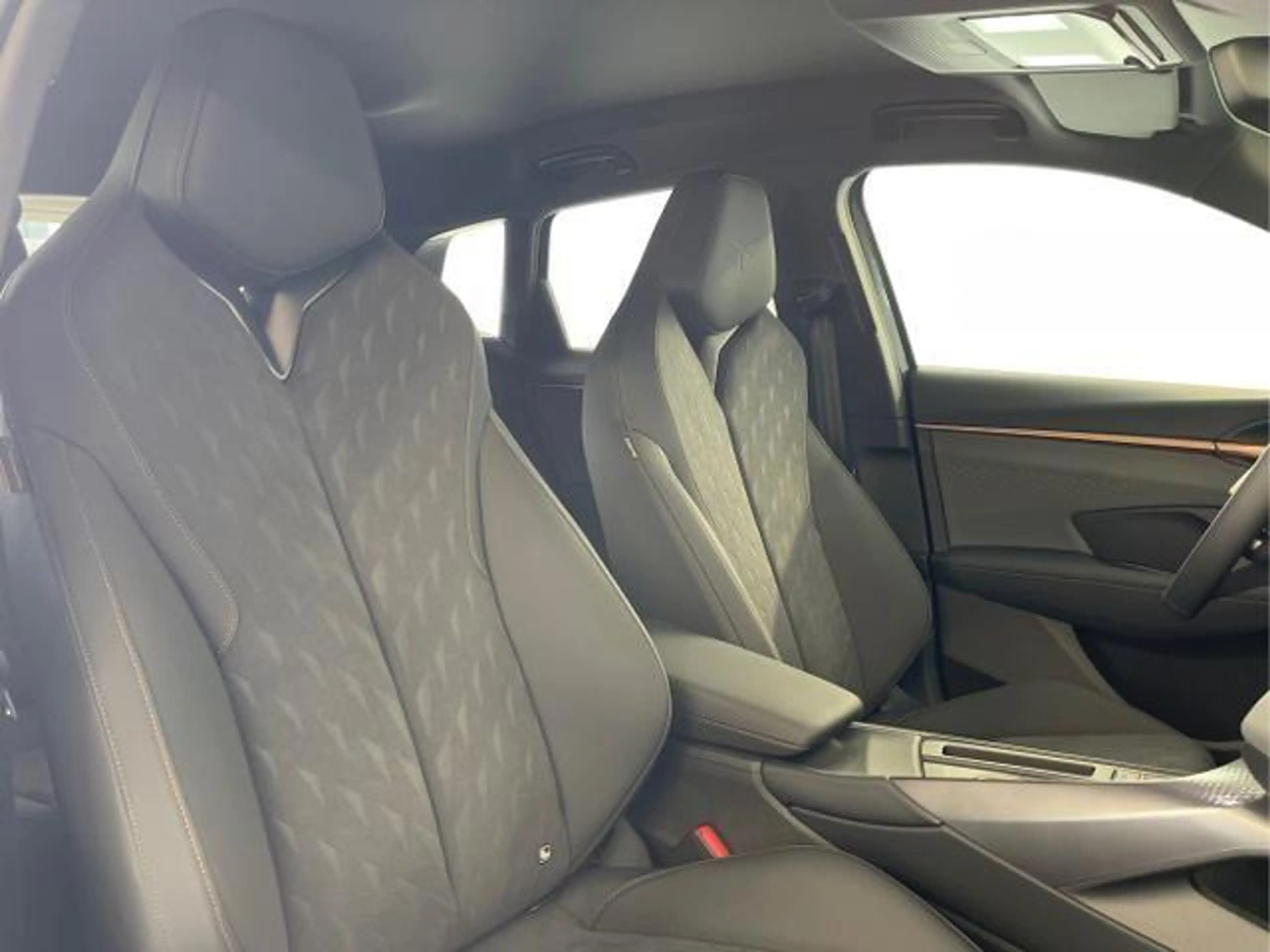 CUPRA Terramar 1.5 eTSI DSG Matrix+Kessy+AHK+eHeck+Dinamica+CarPl — photo 13
