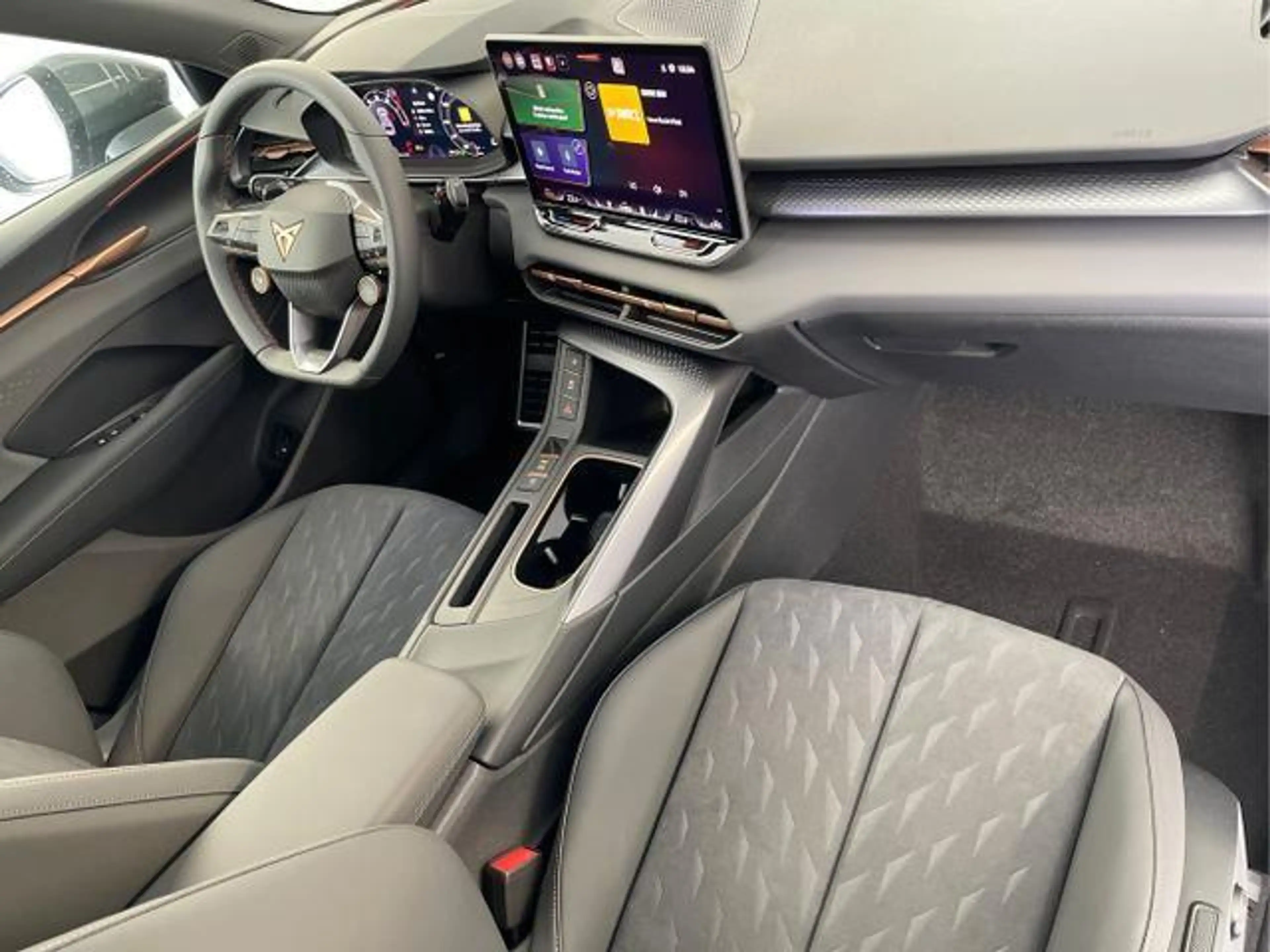 CUPRA Terramar 1.5 eTSI DSG Matrix+Kessy+AHK+eHeck+Dinamica+CarPl — photo 12