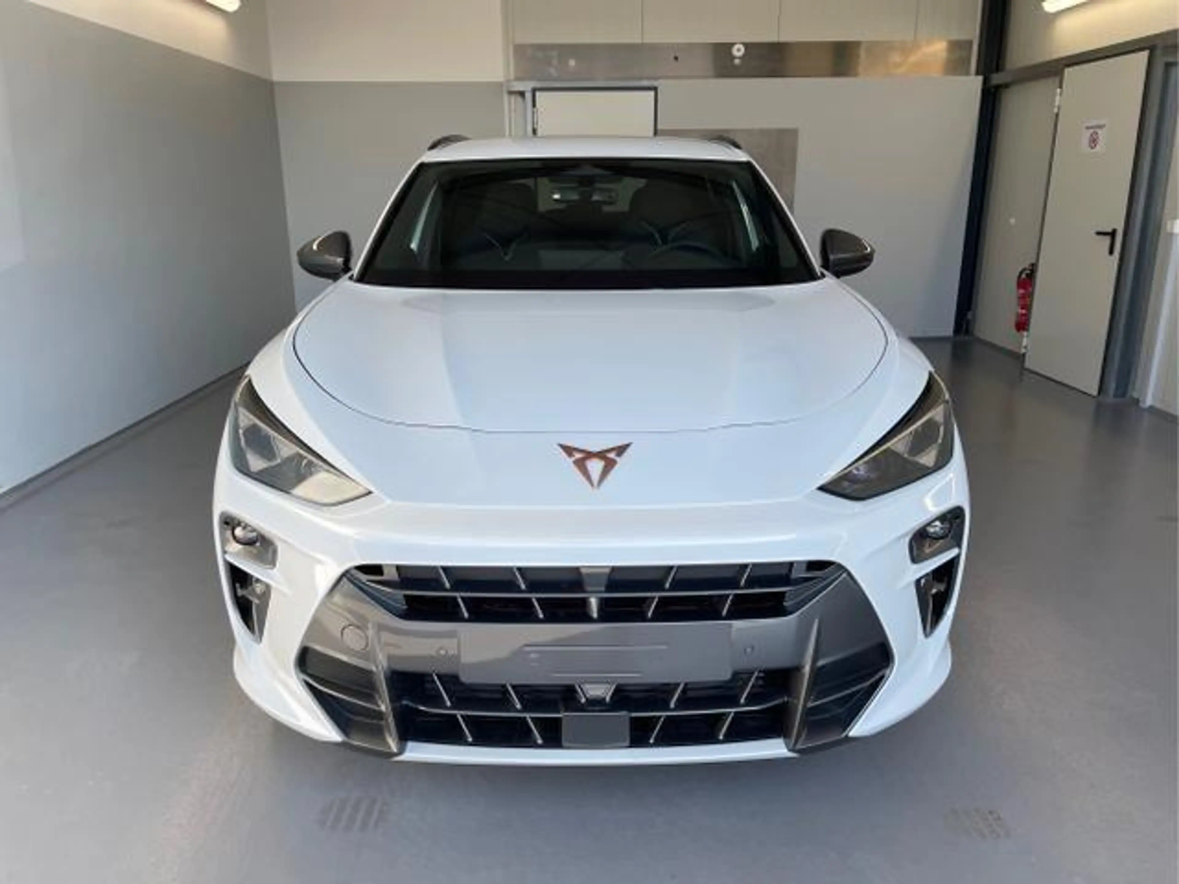 CUPRA Terramar 1.5 eTSI DSG Matrix+Kessy+AHK+eHeck+Dinamica+CarPl — photo 2
