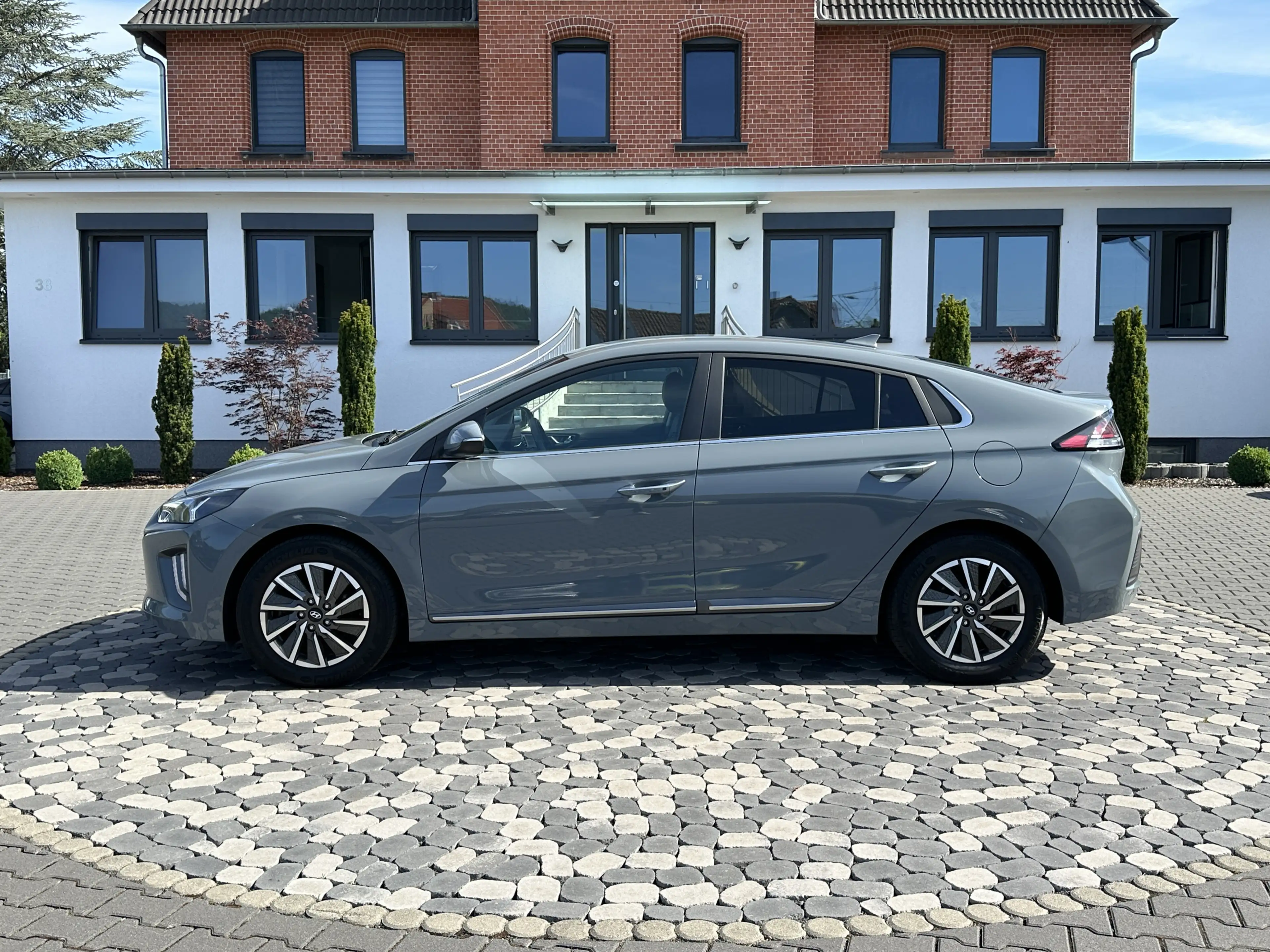 Hyundai IONIQ Prime Elektro LED ACC MEMO LEDER WÄPU 4SHZ — photo 5